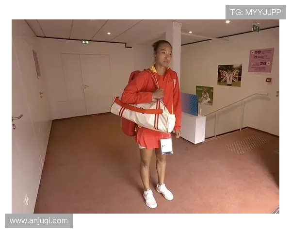 郑钦文透露巴黎奥运肘伤 已不小心取关里巴